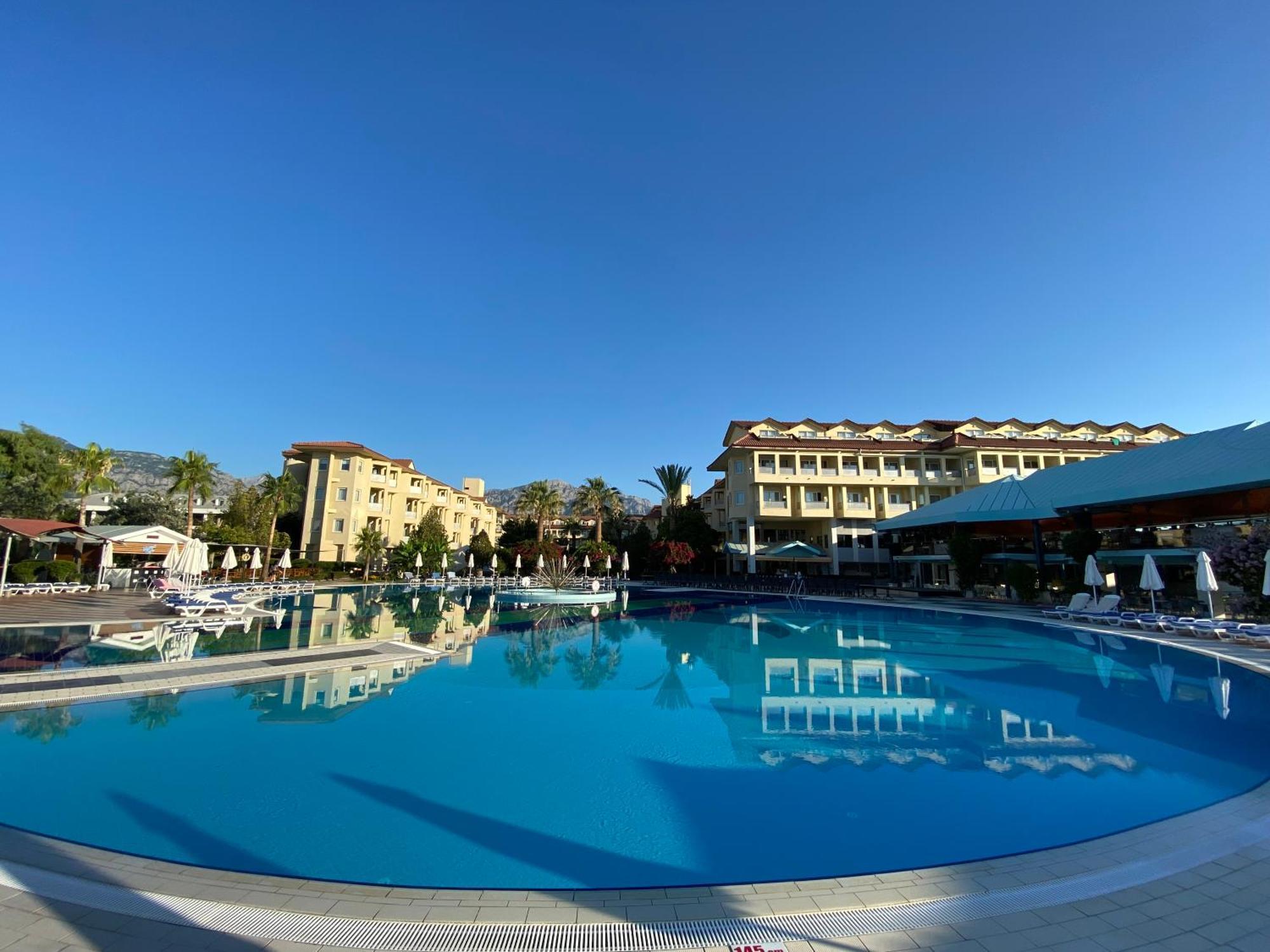 Queen'S Park Le Jardin Κεμέρ Εξωτερικό φωτογραφία
