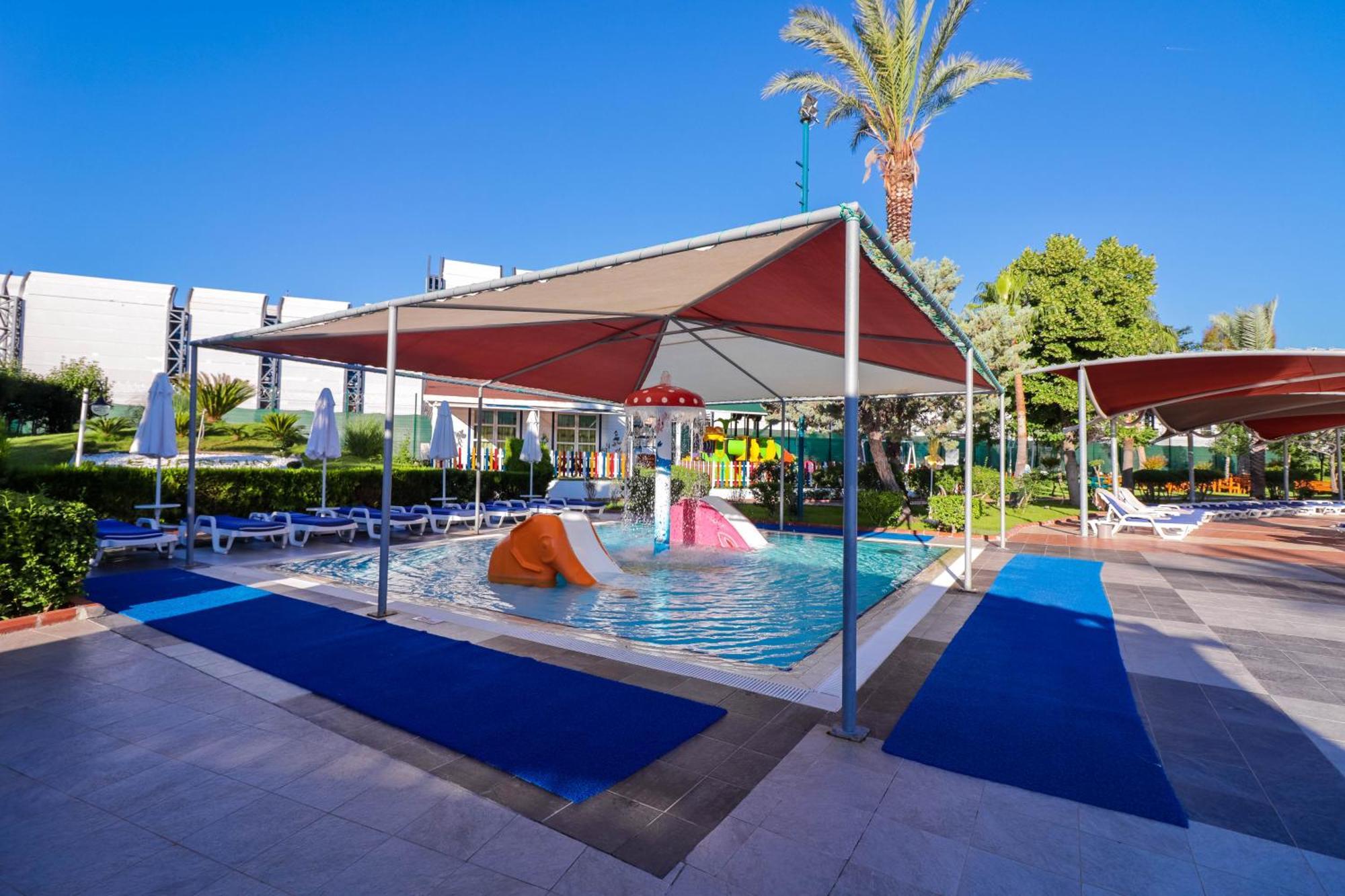Queen'S Park Le Jardin Κεμέρ Εξωτερικό φωτογραφία