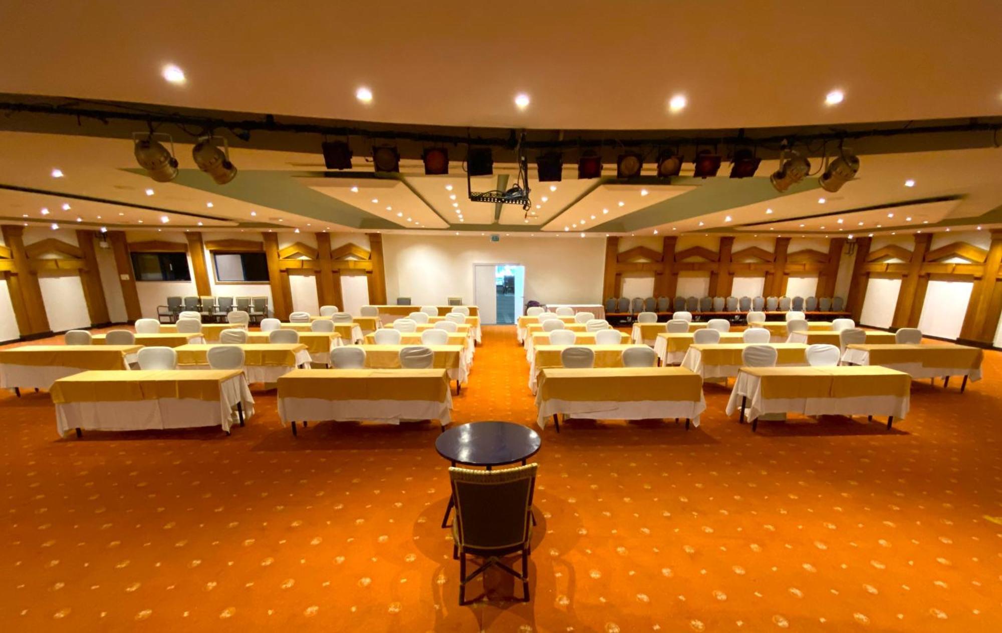 Queen'S Park Le Jardin Κεμέρ Εξωτερικό φωτογραφία
